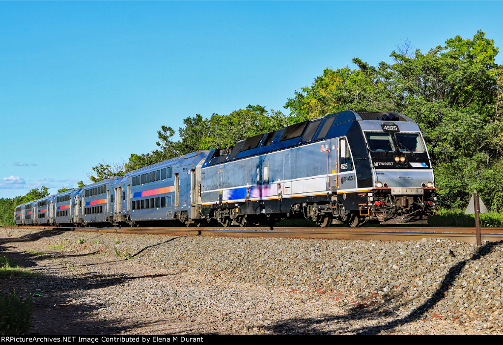 NJT 4525 on train 5743